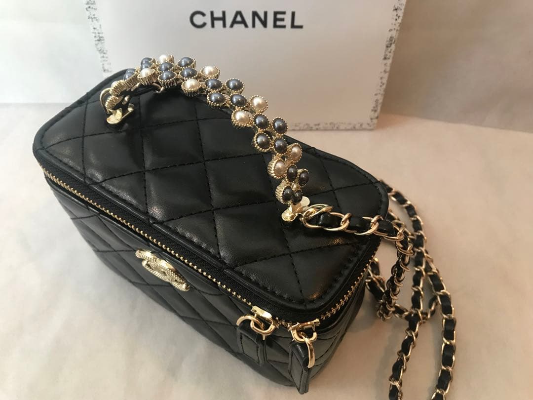 CHANELのノベルティバニティショルダー バッグ