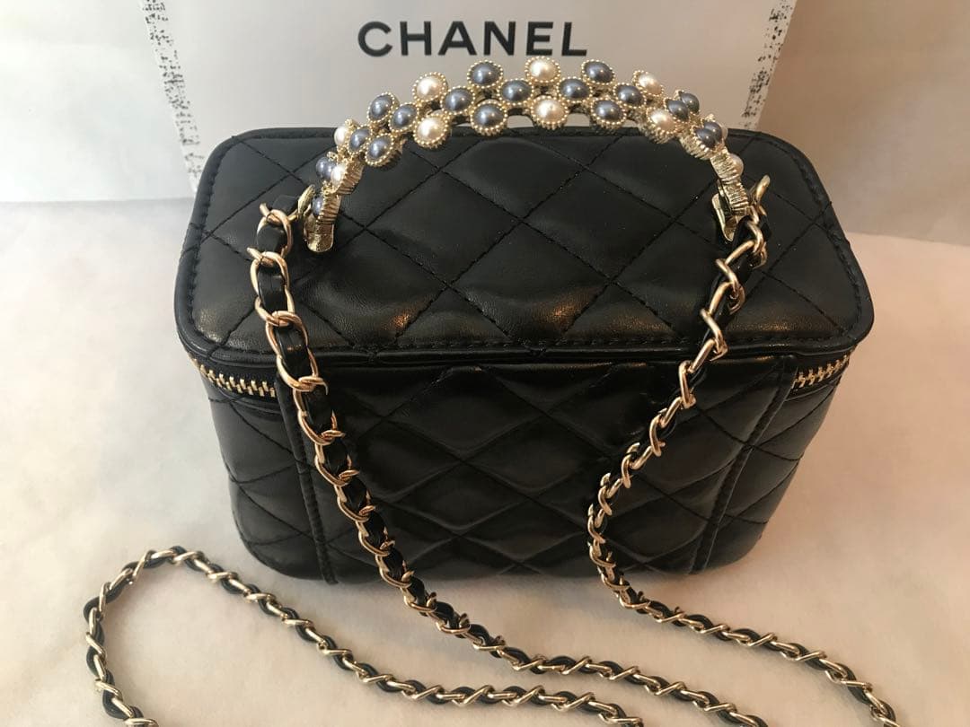 CHANELのノベルティバニティショルダー バッグ