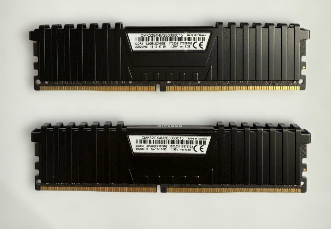 CORSAIR DDR4 メモリー VENGEANCE LPX 32GB