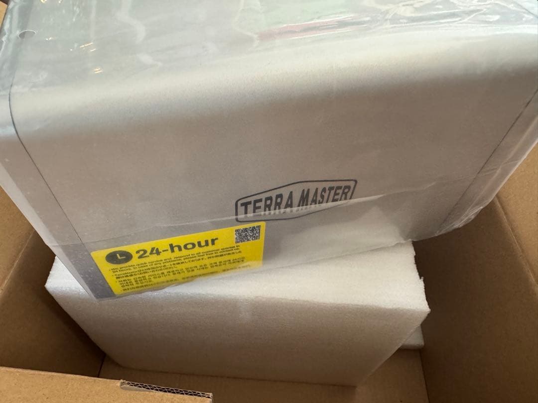 TerraMaster F5-422 新品NASエンクロージャー テラマスター