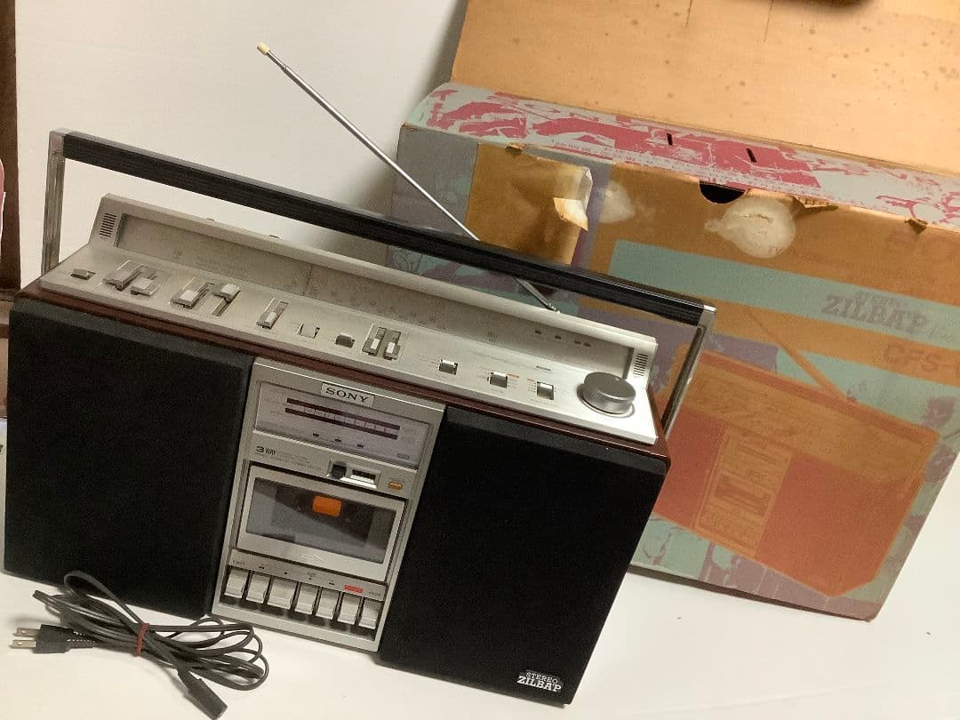 レトロ ラジカセ SONY CFS-V8
