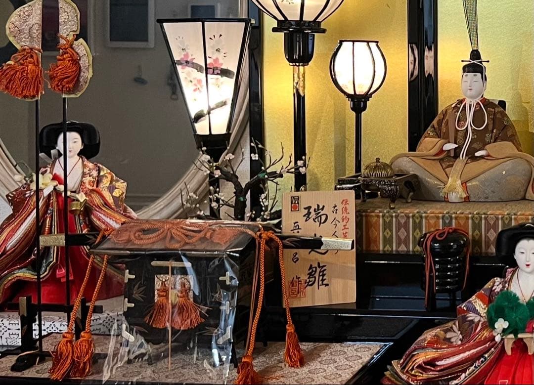 「凛とした空気感」 伝統工芸品真多呂(二世)親王飾り衣装着三人官女+道具(御車)