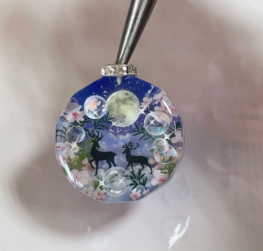 展示用/レジン/雲の上に住む親子鹿　桜　蓄光　オルゴナイトネックレス