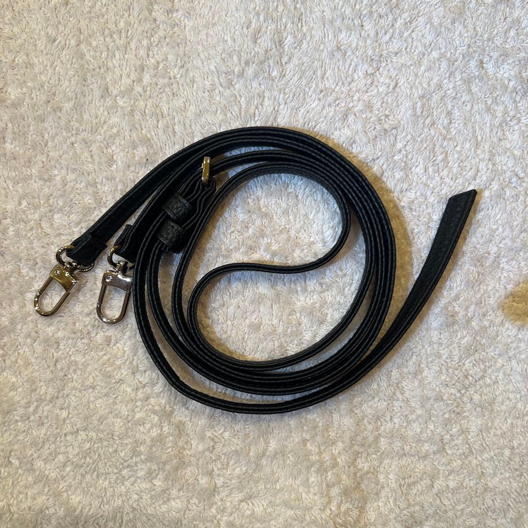 ajew ブラック iPhoneケース ストラップ付き　16pro