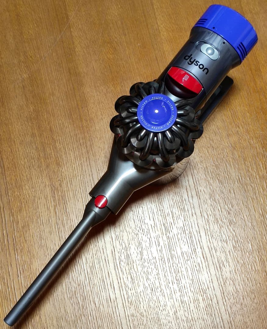 ダイソンV8 SV10掃除機＋マキタ18vアダプターセット 分解清掃済み 動作品