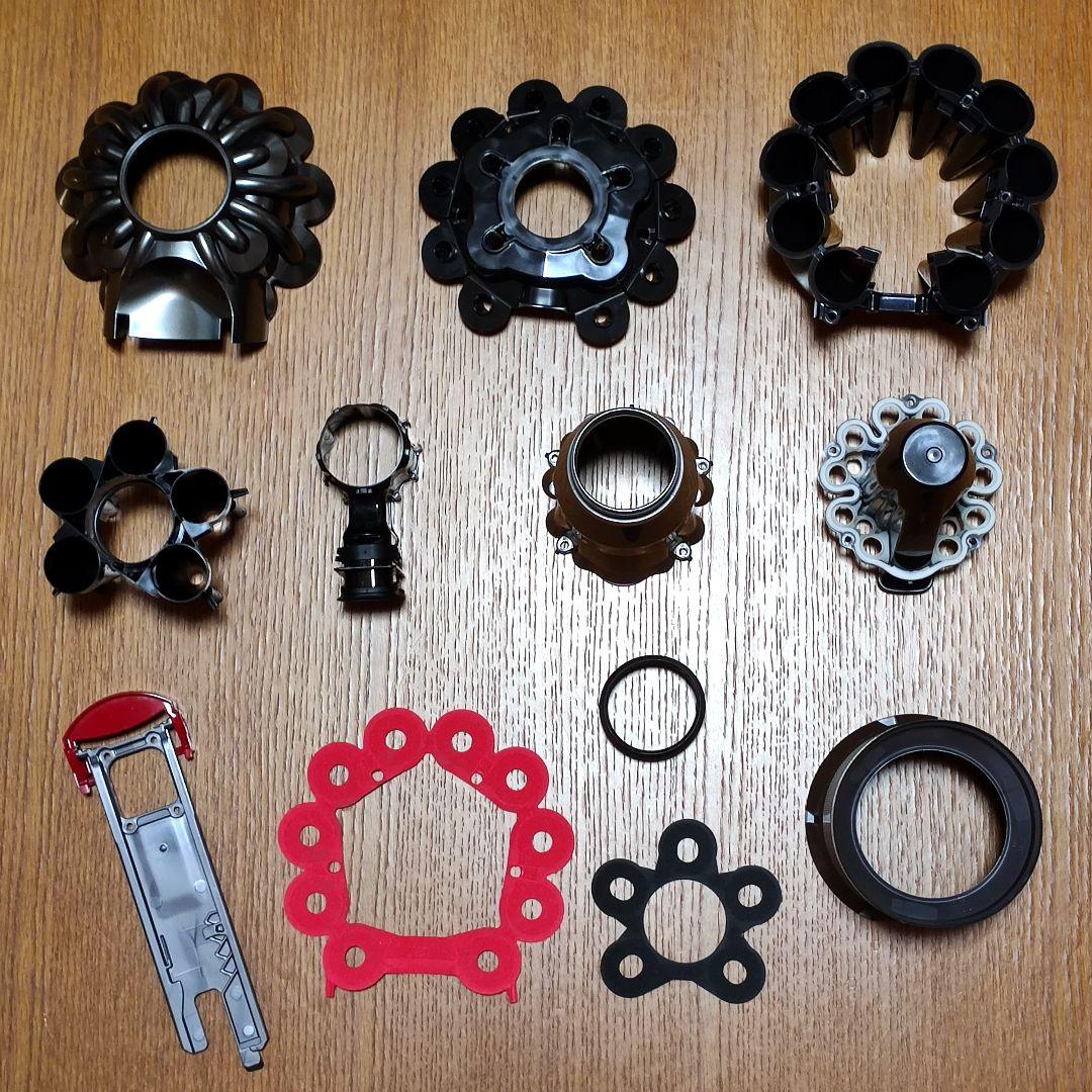 ダイソンV8 SV10掃除機＋マキタ18vアダプターセット 分解清掃済み 動作品