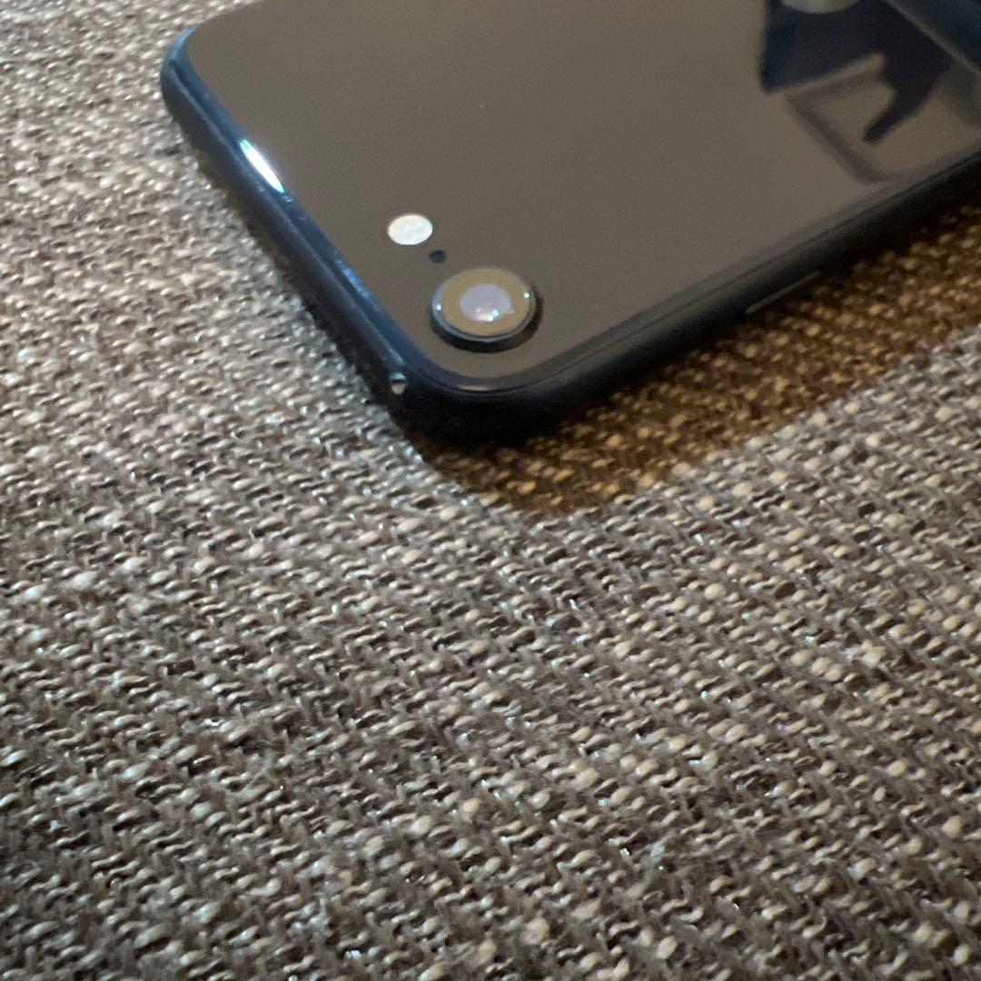 iPhone SE （第2世代）　ブラック　64GB SIMフリー