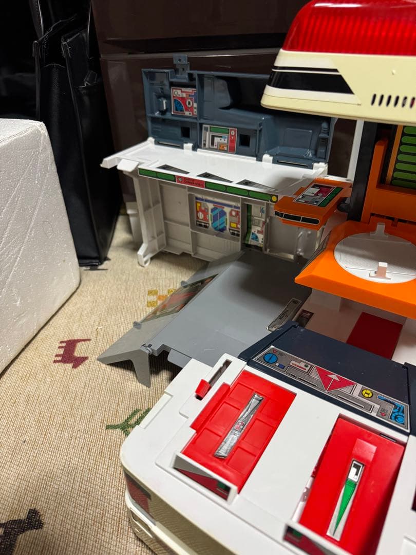 TOMY トミカ 未来緊急基地 アースコマンダー 当時物 動作確認済み ミニカー