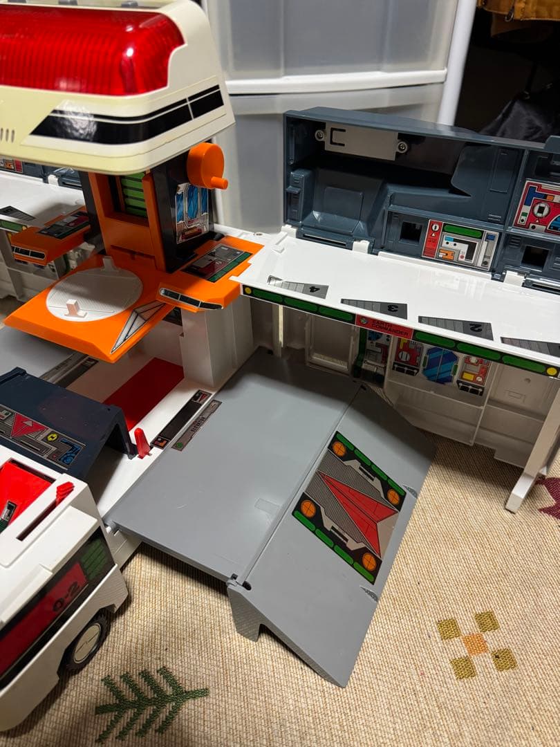 TOMY トミカ 未来緊急基地 アースコマンダー 当時物 動作確認済み ミニカー