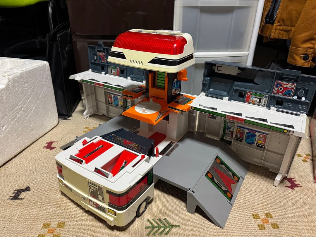 TOMY トミカ 未来緊急基地 アースコマンダー 当時物 動作確認済み ミニカー