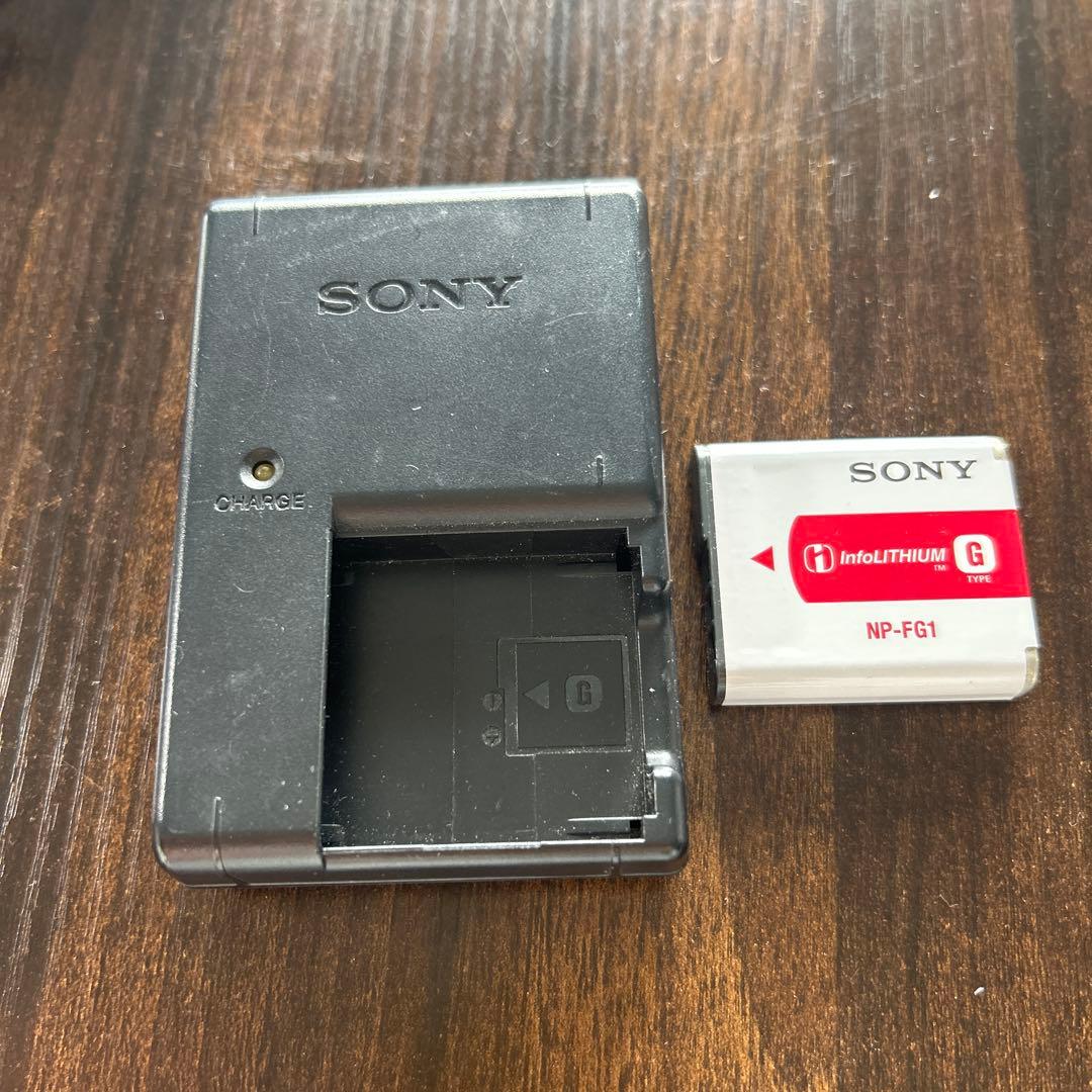3点セット　ソニー　デジタルカメラサイバーショット　充電器、充電池おまけ