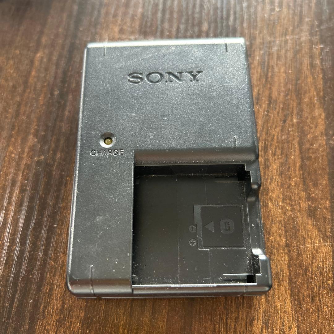 3点セット　ソニー　デジタルカメラサイバーショット　充電器、充電池おまけ