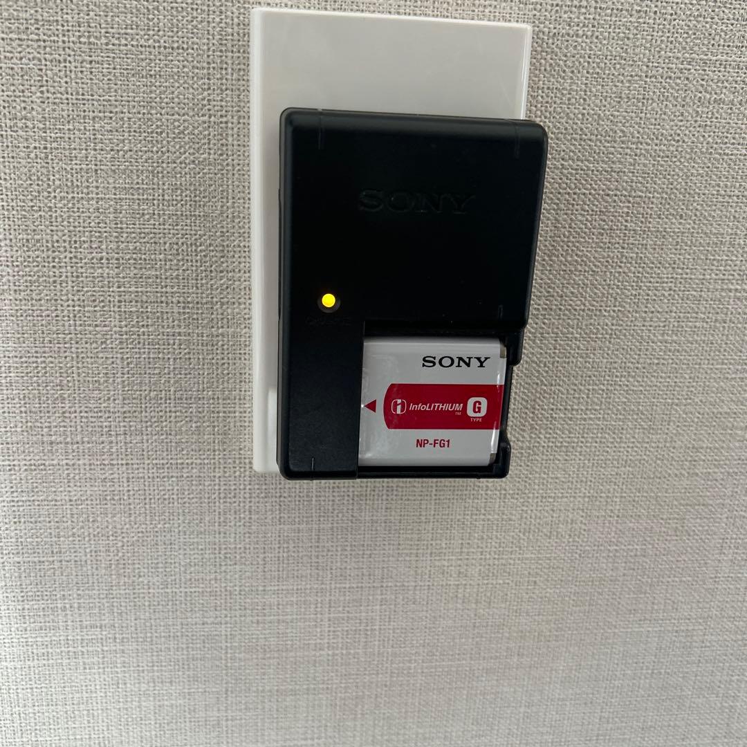 3点セット　ソニー　デジタルカメラサイバーショット　充電器、充電池おまけ