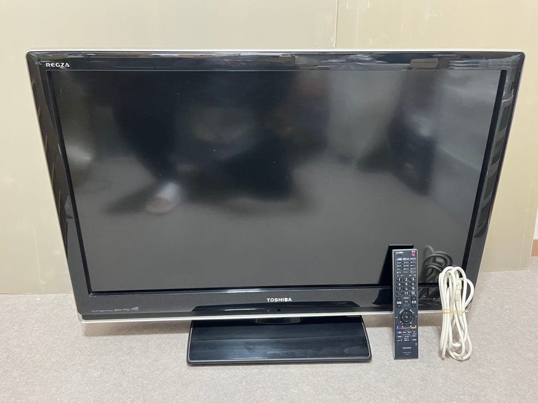 【TOSHIBA】東芝　REGZA 送料無料　37型　大型テレビ　すぐ使用可能