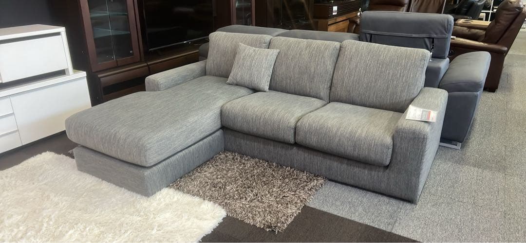 L字型グレーソファ｜モダンで快適なデザイン