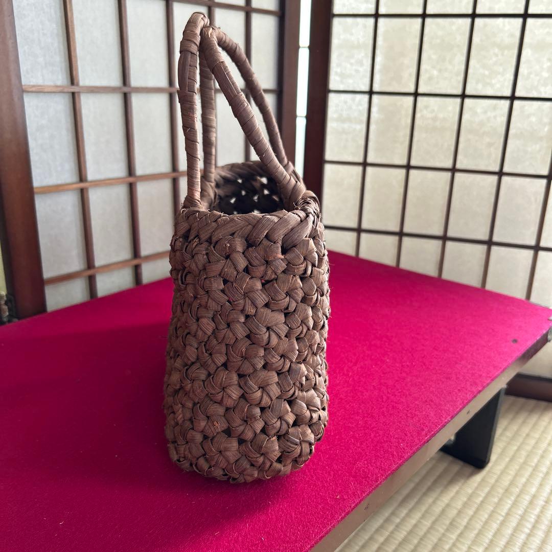 国産山葡萄　花編み小型バッグ　【C-43】