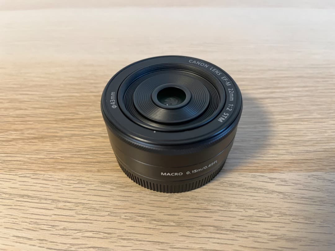 CANON EF-M 22mm F2 STM ブラック