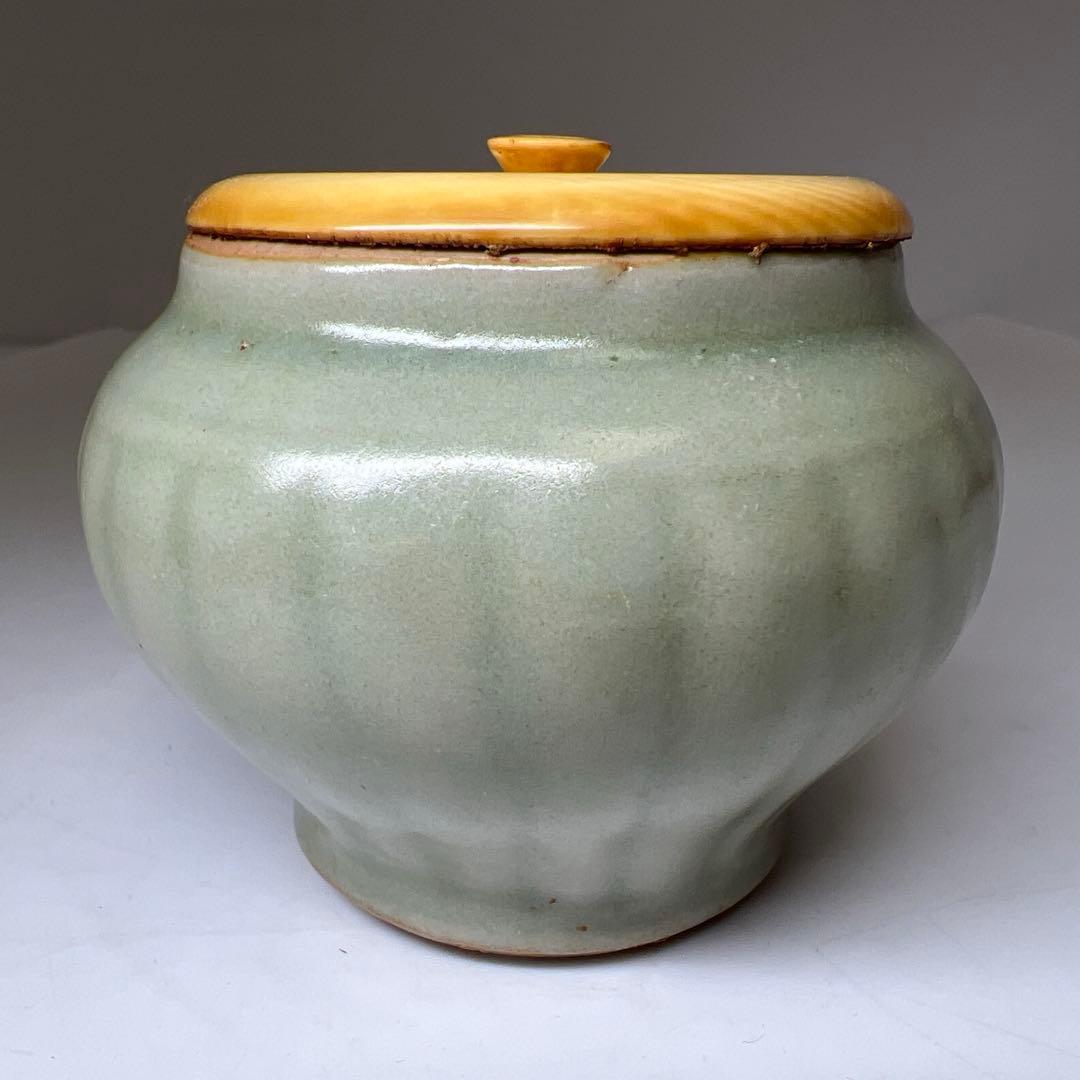 中国明時代　七官青磁茶壷　木箱付　幅約7.7㎝　東Y8-0331☆2Fトトオト