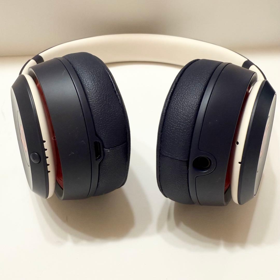 美品 動作品★beats solo3 ワイヤレスヘッドホン ネイビー A1796