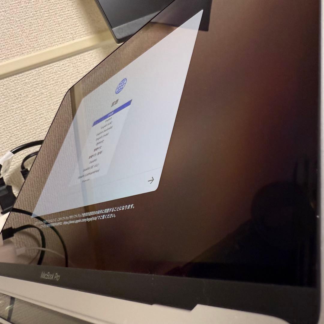 ほぼ未使用 MacBook pro 13inch 8GB 256GB