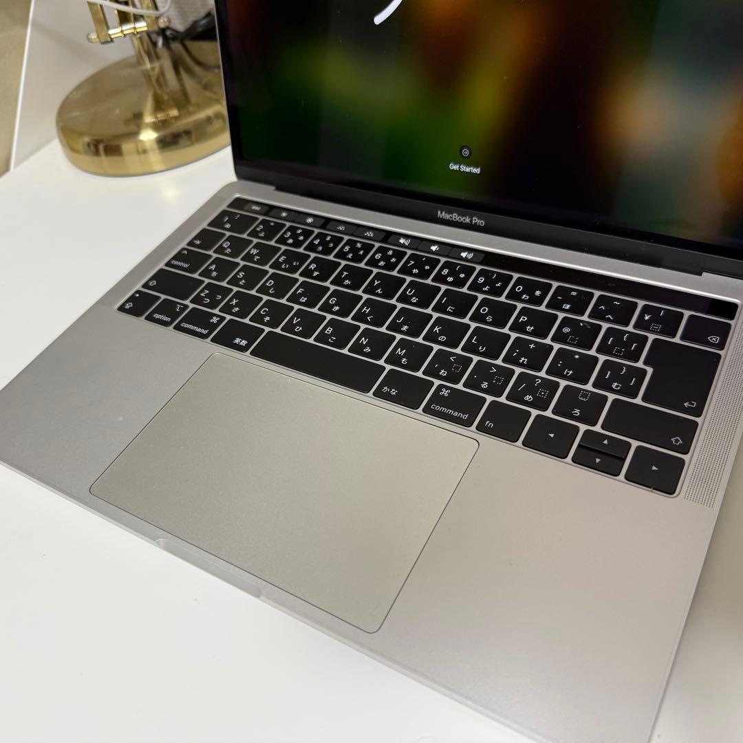 ほぼ未使用 MacBook pro 13inch 8GB 256GB
