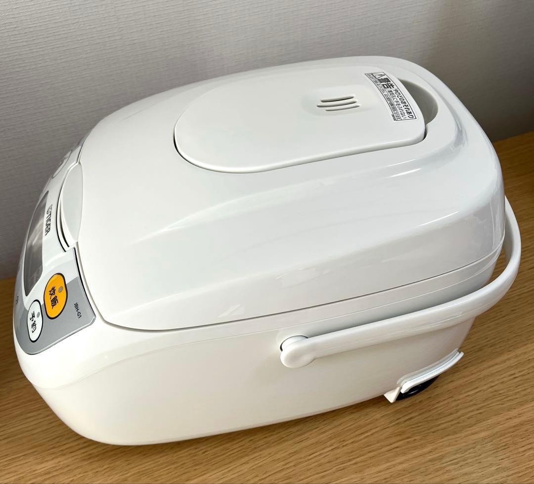 タイガー TIGER 炊飯器 5.5合 マイコン ホワイト JBH-G101W