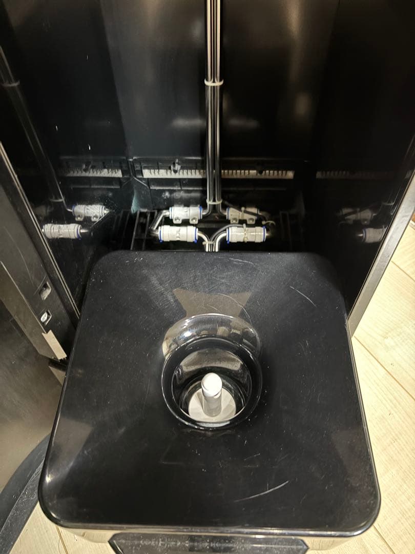 FRECIOUS slat 黒色　ウォーターサーバー本体