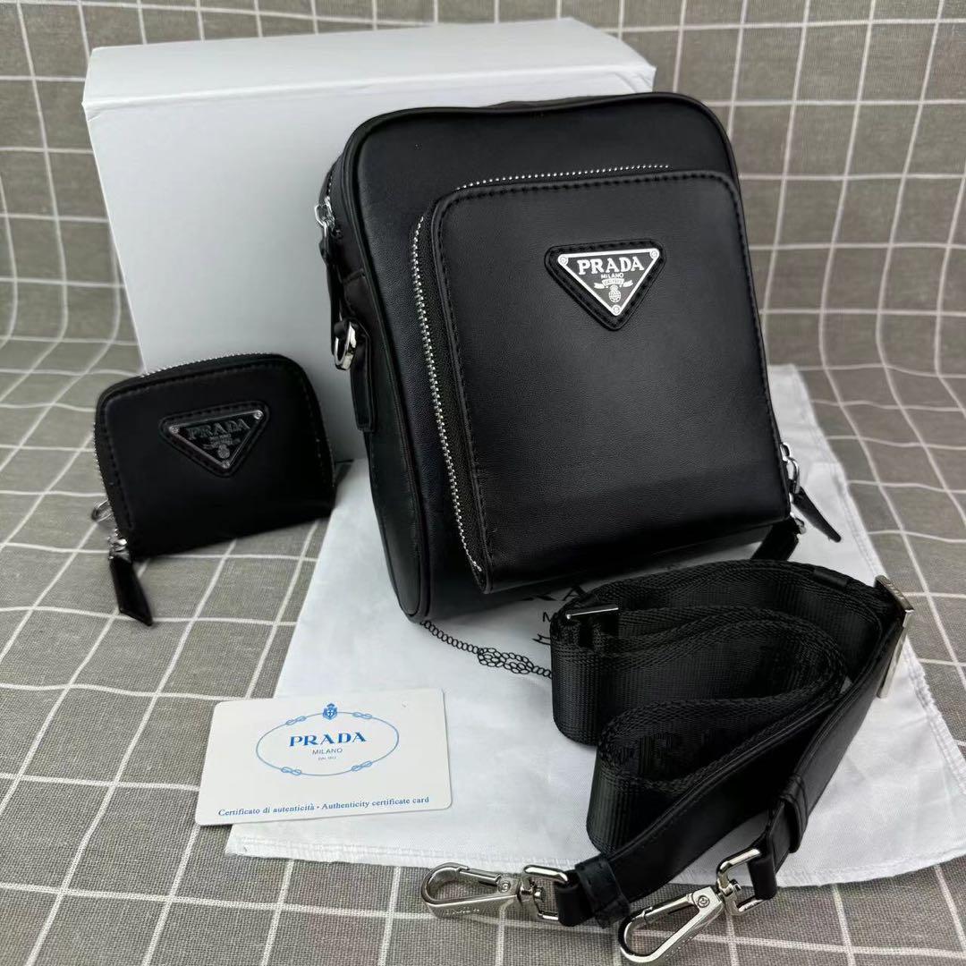 ノベルティ PRADA プラダ レザー ショルダーバッグ