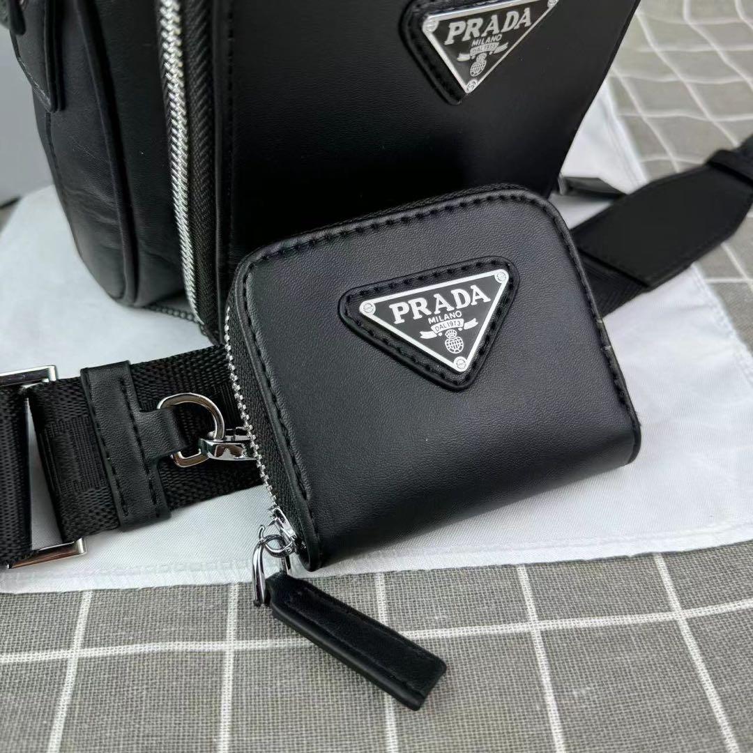 ノベルティ PRADA プラダ レザー ショルダーバッグ