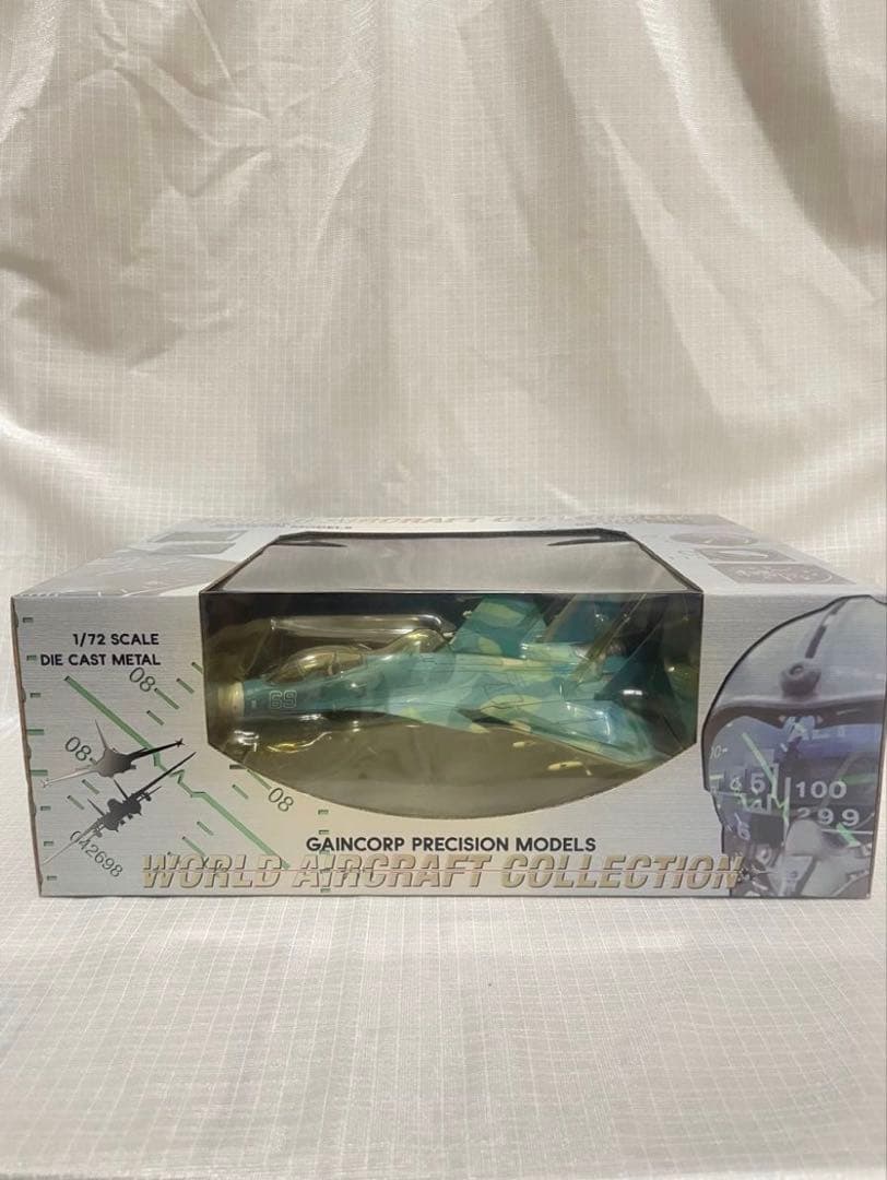【希少・人気機】Su-33 フランカー 1/72 Gaincorp 艦載機
