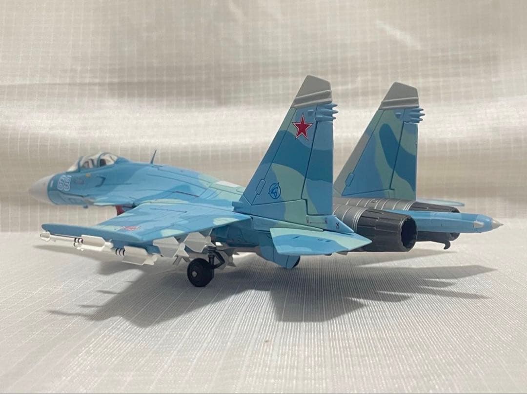 【希少・人気機】Su-33 フランカー 1/72 Gaincorp 艦載機