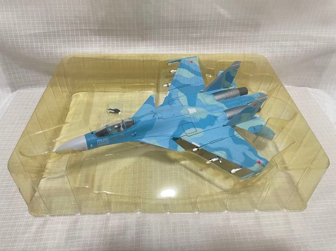 【希少・人気機】Su-33 フランカー 1/72 Gaincorp 艦載機