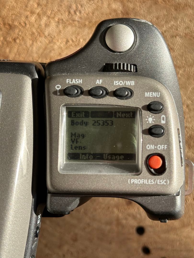 Hasselblad H3D-II ボディーとファインダーのみ
