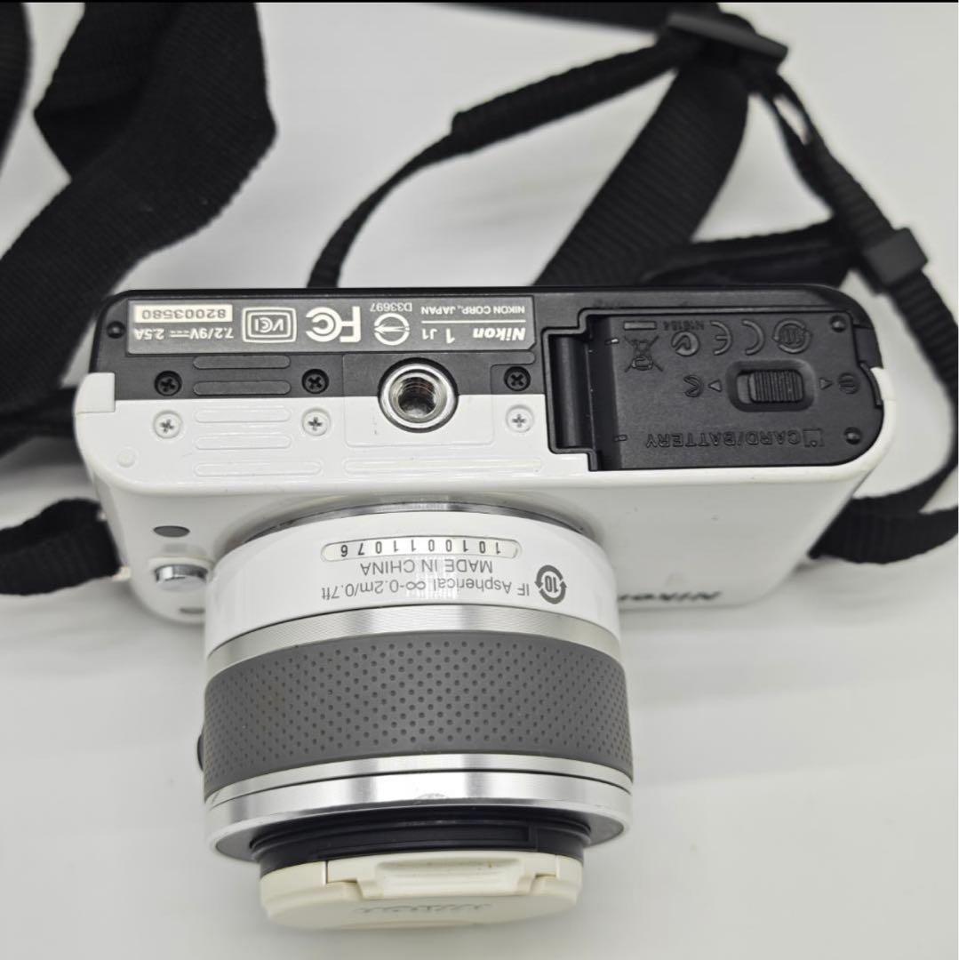 訳アリ品 Nikon J1 カメラ本体 +レンズ＋充電器＋バッテリー2個