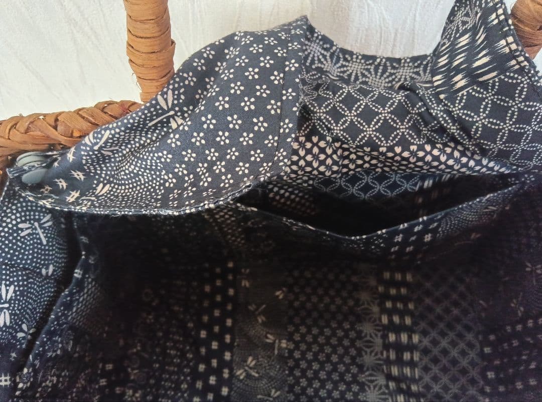 天然山ぶどう（皮） 手編み、あじろあみです。