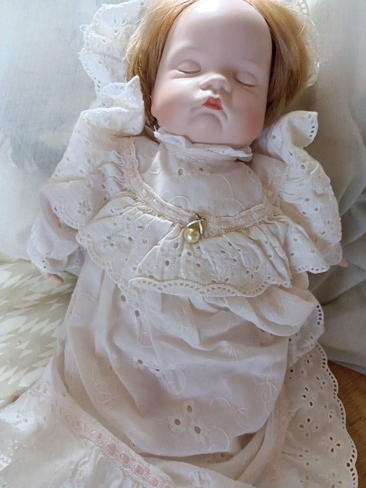 ドイツ スリーピングベビービスクドール赤ちゃん人形 陶器人形アンティークドール