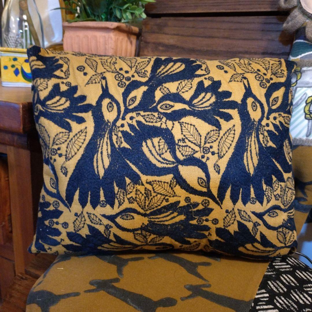 ミナペルホネン生地カバークッション付き