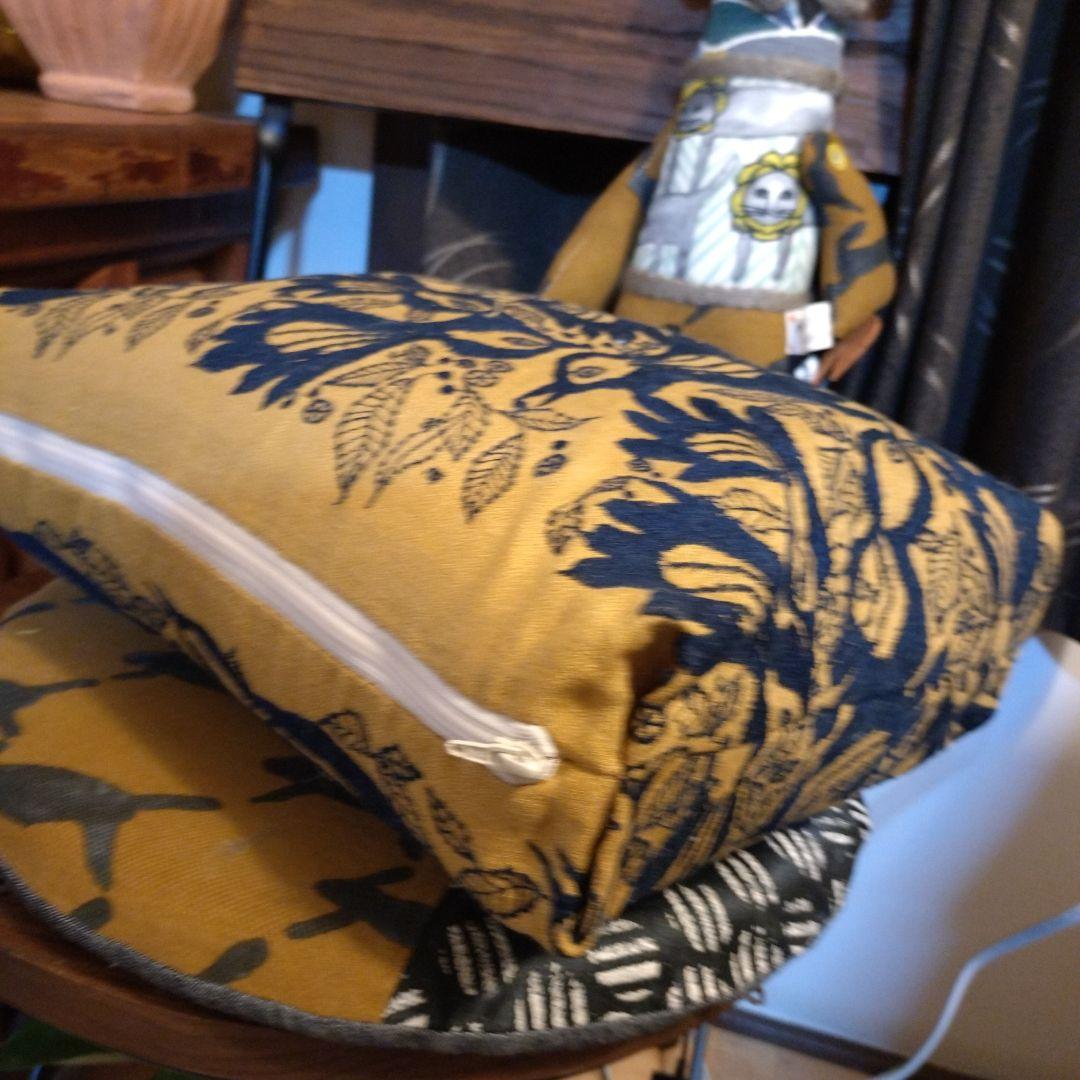 ミナペルホネン生地カバークッション付き