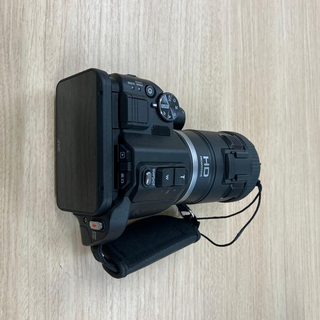 JVC HDビデオカメラ 本体と箱付き　GC-P100