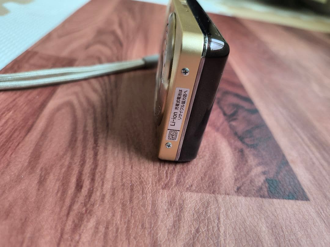 Sony Cyber-shot ゴールド 1610万画素