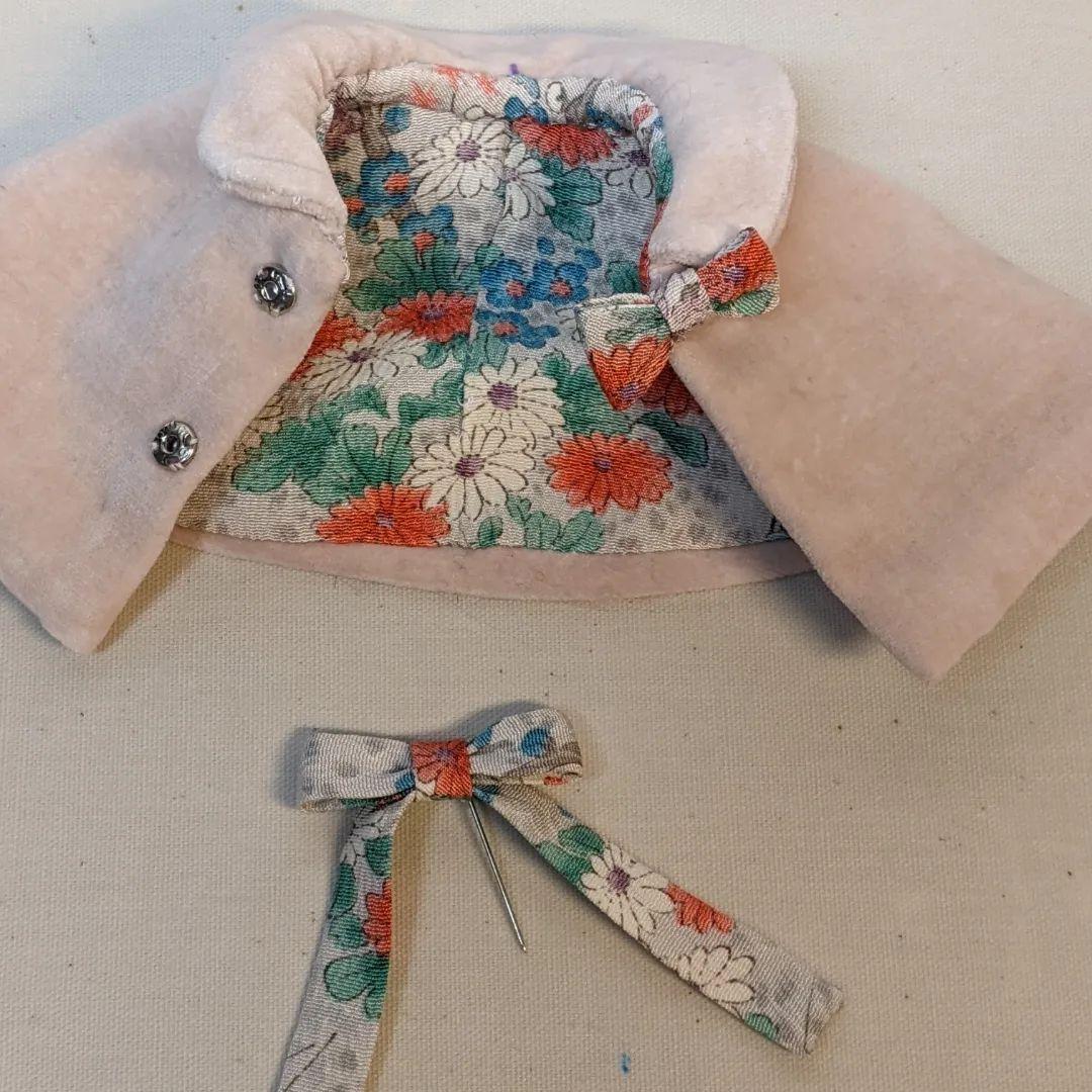 手縫い着物1/6ドール用大正ロマン矢絣 袴ケープリボン付きアウトフィットのみ