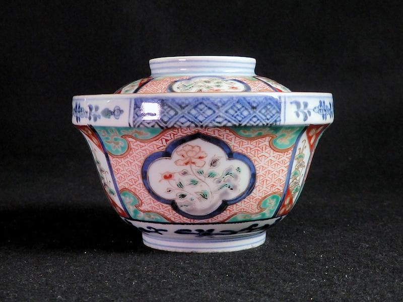 大聖寺伊万里　牡丹に毘沙門亀甲の図　大振蓋茶碗　大振蓋向付 C679AS-CBt