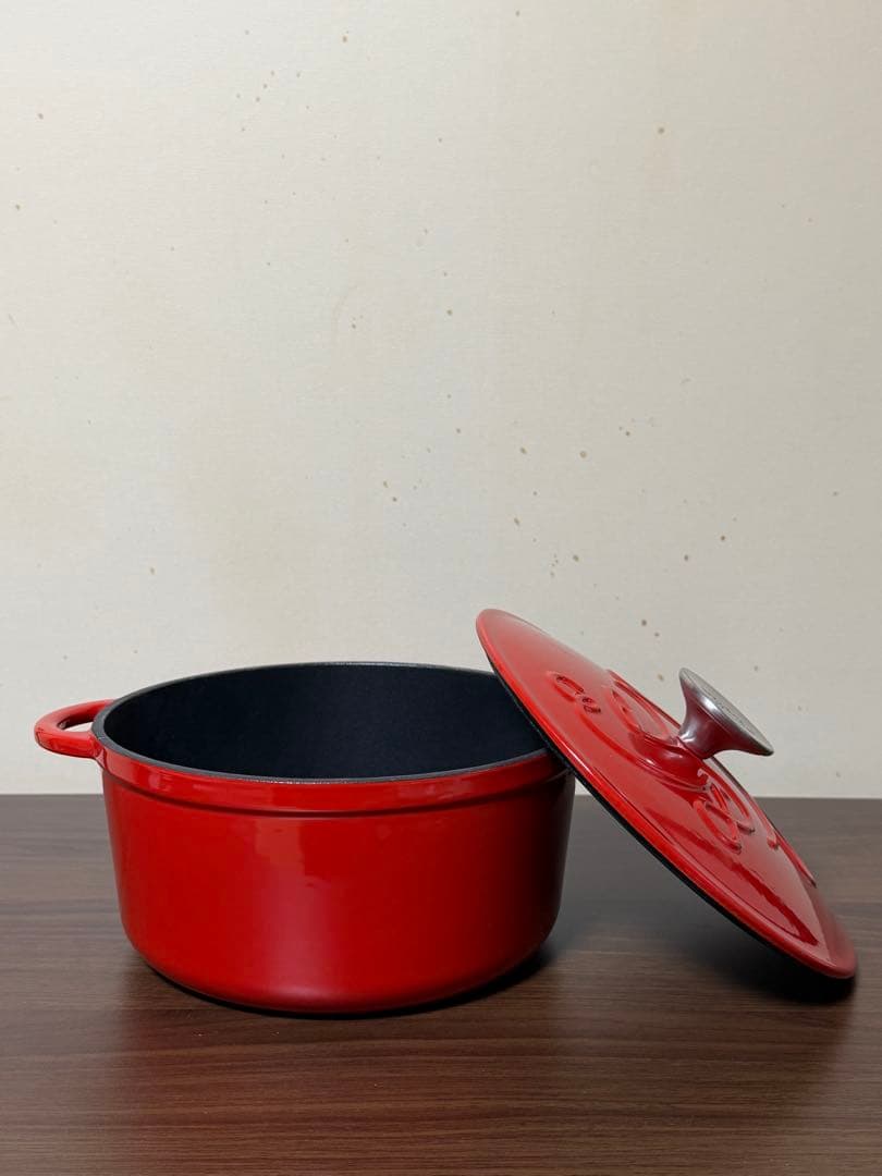 MEYER ミッキーマウス コラボ赤両手鍋(キャストアイアン)20cm