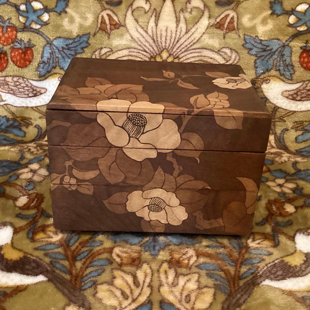 白椿紋様　木製三段引き出し ヴィンテージ