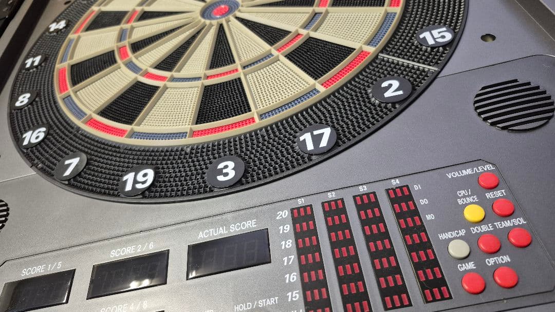 【値下げ】業務使用電子ダーツ ボード観音開き木枠扉 ダーツ12本付き