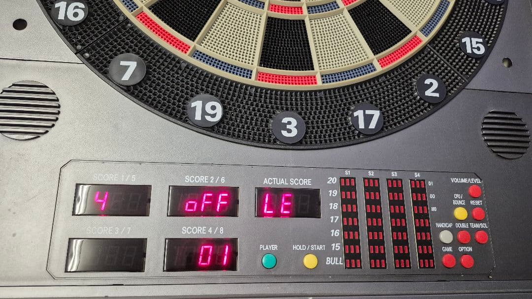 【値下げ】業務使用電子ダーツ ボード観音開き木枠扉 ダーツ12本付き