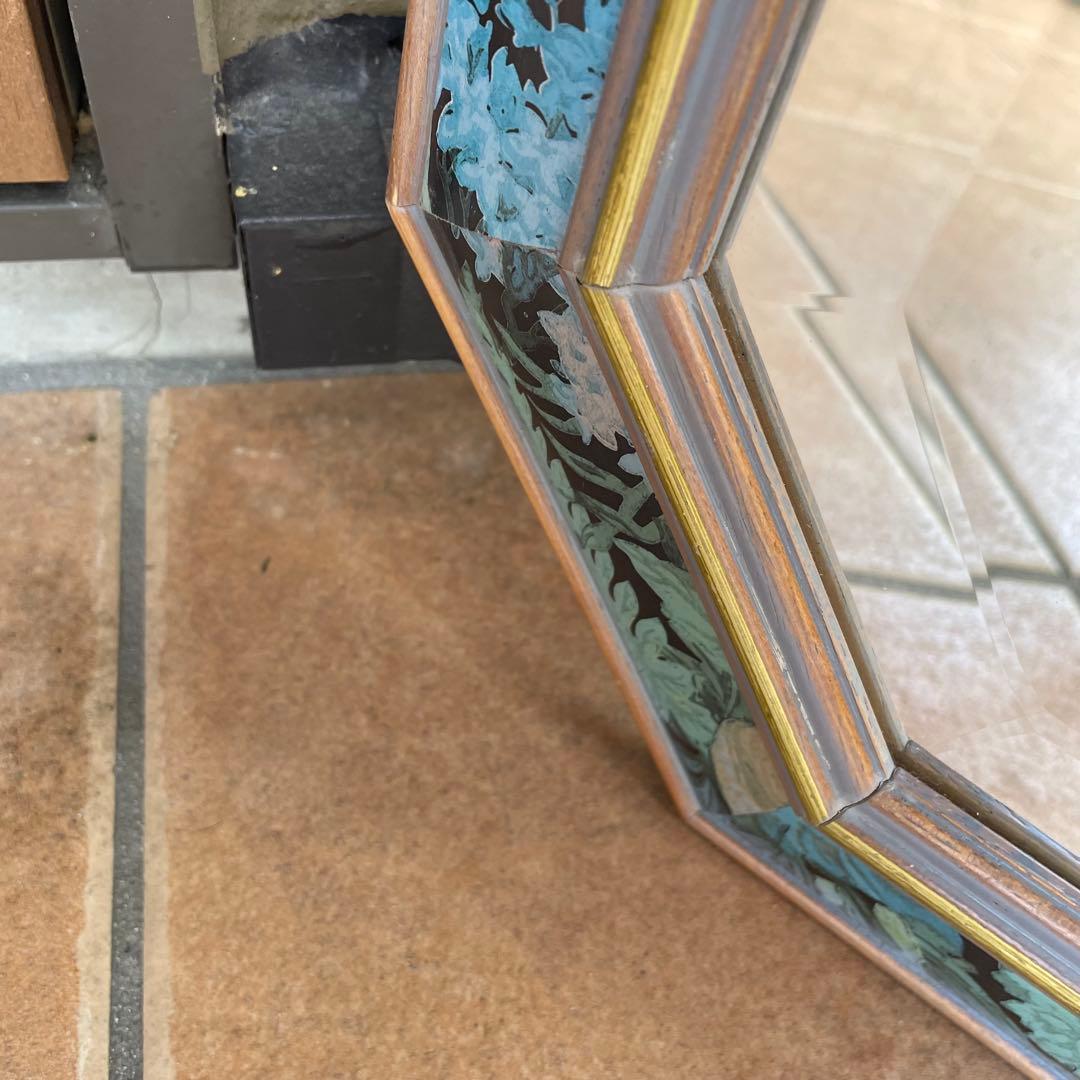 イタリア製 アンティーク調 ミラー 壁掛け 八角鏡 花模様 ウォールミラー