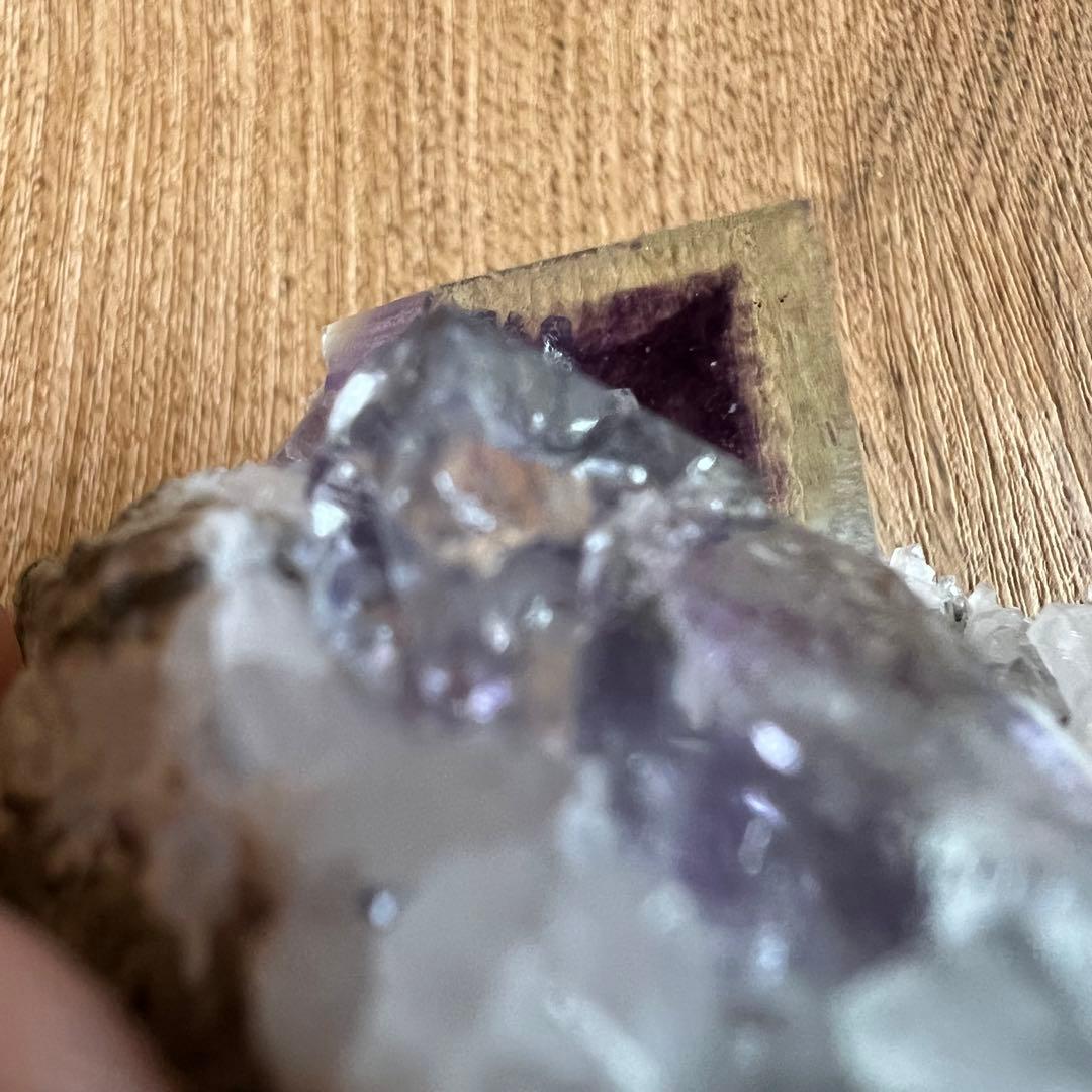 ＊ フローライト 水晶 鉱物 標本 原石 178グラム がくあじさい
