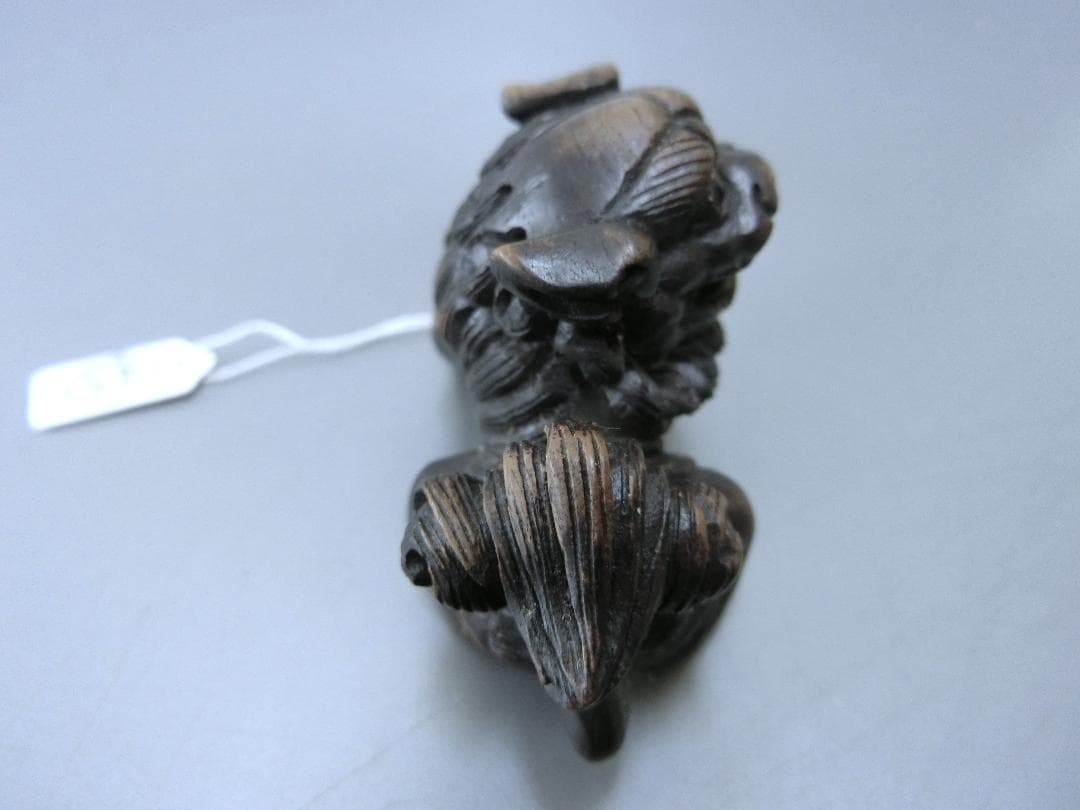 ★大人気★【根付　獅子　木彫・45・提げ物　骨董】★美術工芸 芸術作品　紐止め