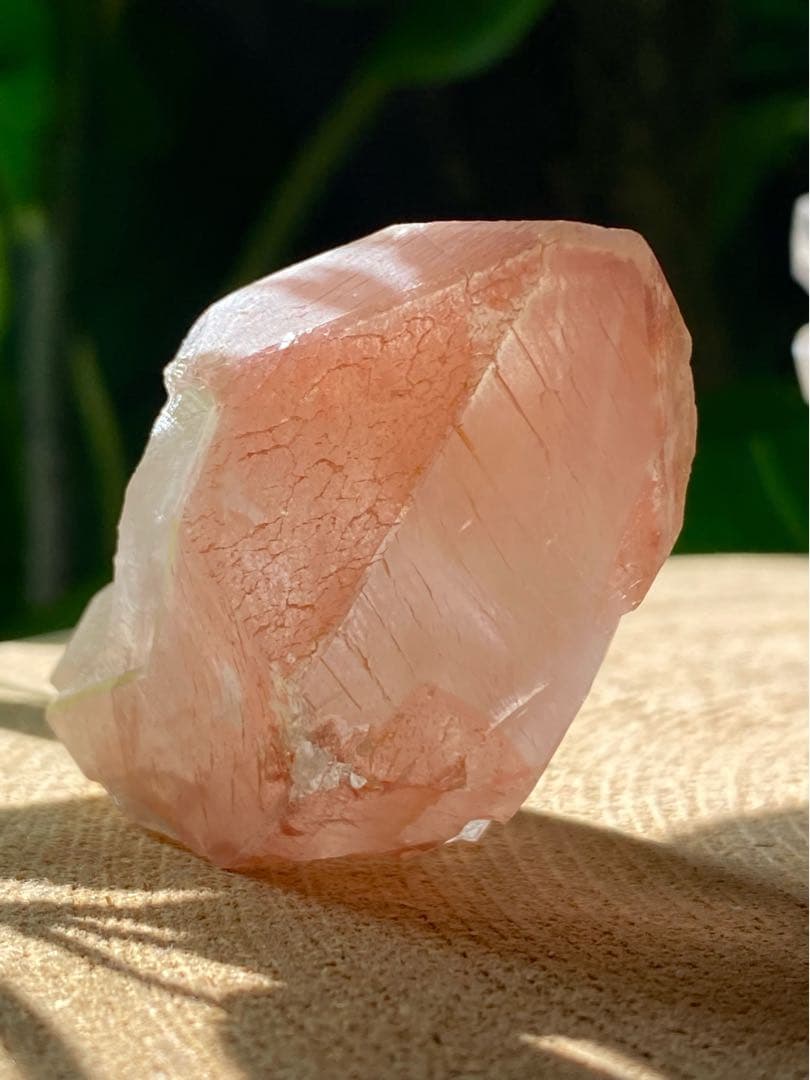 ピンクレムリアン　ドリームシルクレムリアンシード　天然石